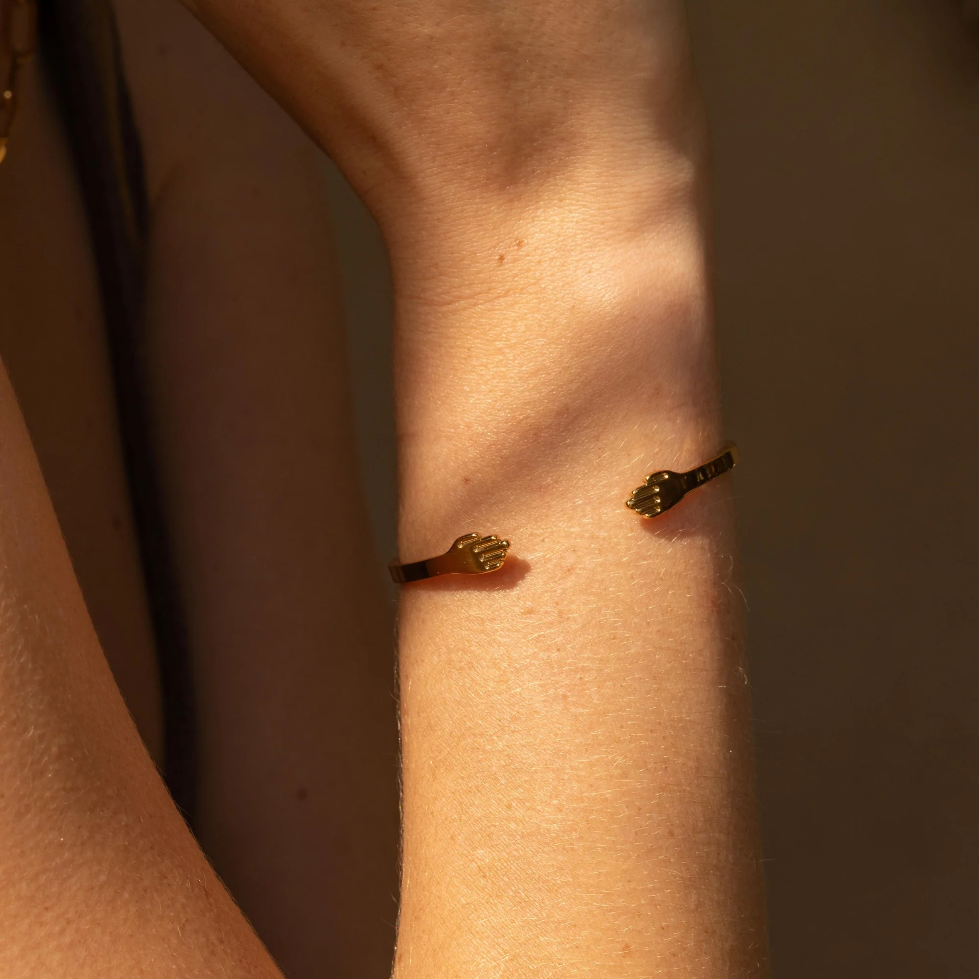 Love And Hugs Bracelet - Image 5