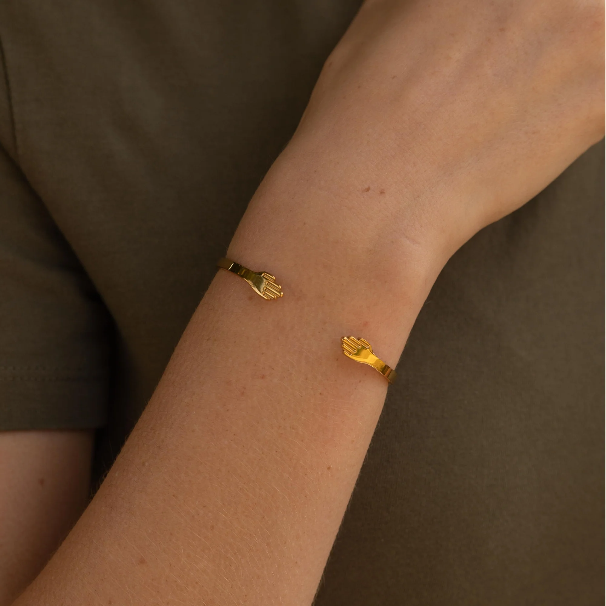 Love And Hugs Bracelet - Image 7