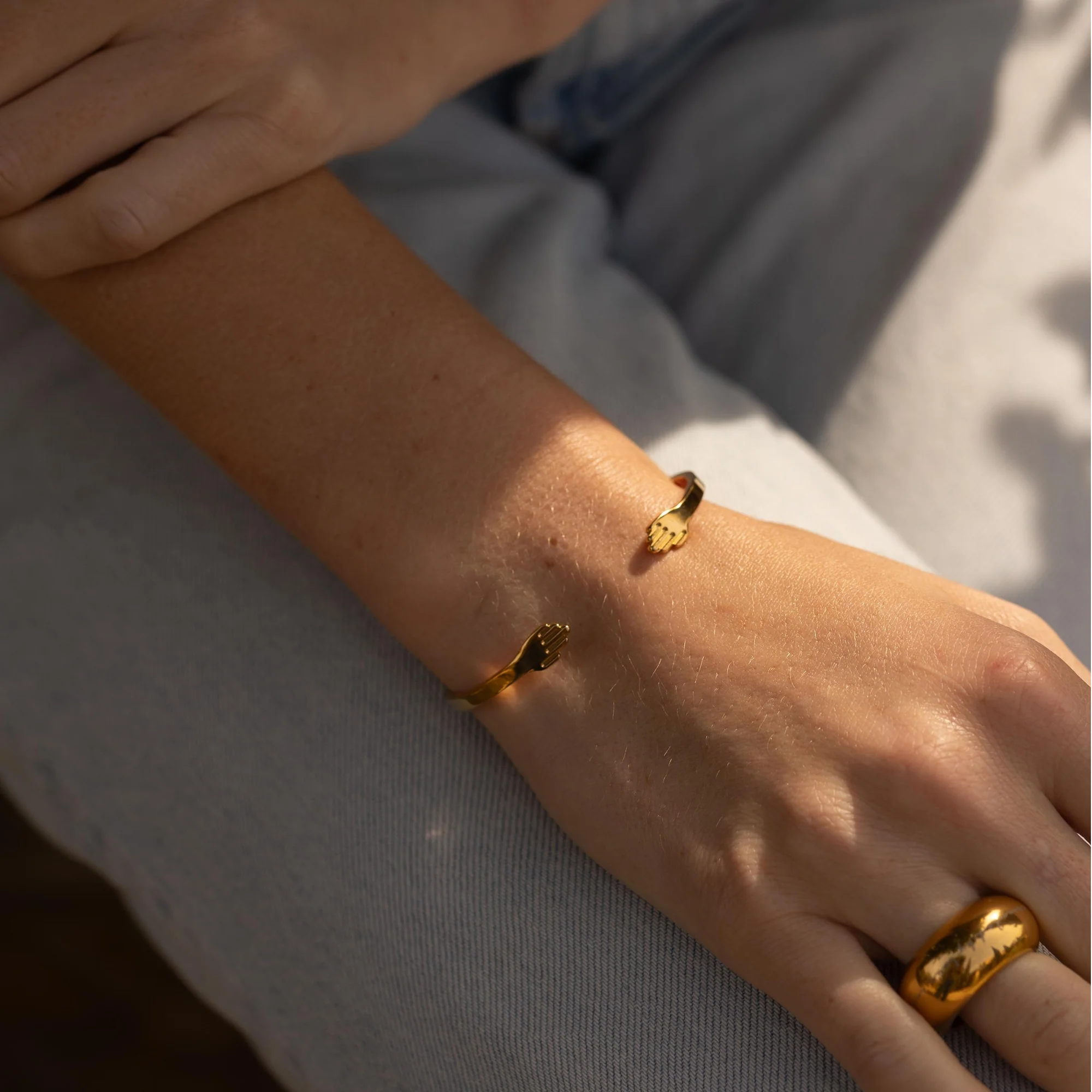 Love And Hugs Bracelet - Image 9